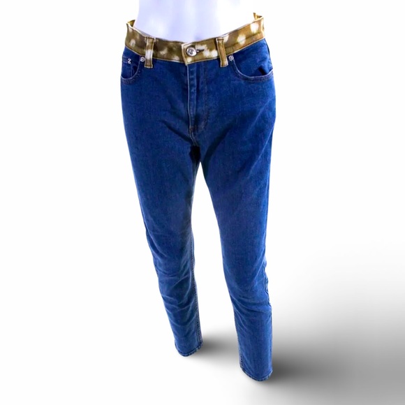 🔥🔥🔥BURBERRY🔥🔥LEATHER ABSTRACT TRIM🔥🔥🔥 - Picture 4 of 9